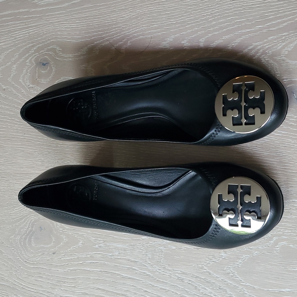 Tory Burch Basic Amy Mestico 2" Banded Block Heel Black Leather Pump